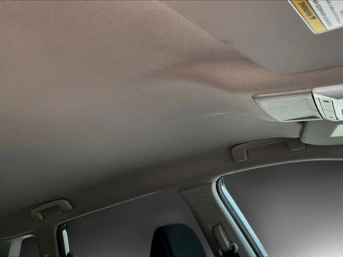 Used 2024 Nissan Rogue S image 29