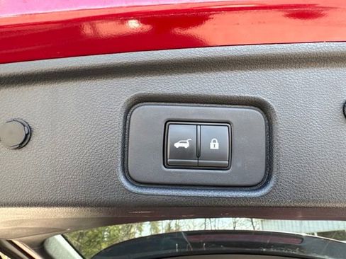 Used 2024 Nissan Pathfinder SL AWD/4WD image 28