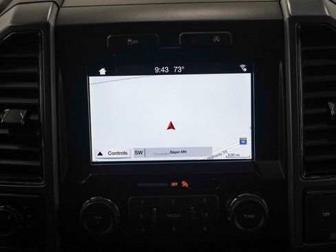 Used 2019 Ford F150 XLT w/ Equipment Group 302A Luxury AWD/4WD image 15