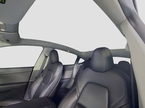 Used 2022 Tesla Model Y Performance image 14