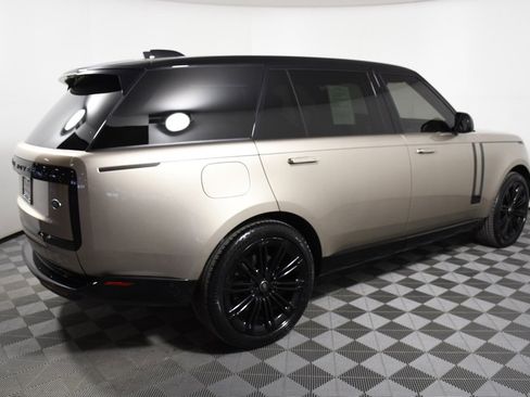 Used 2023 Land Rover Range Rover Long Wheelbase SE image 7