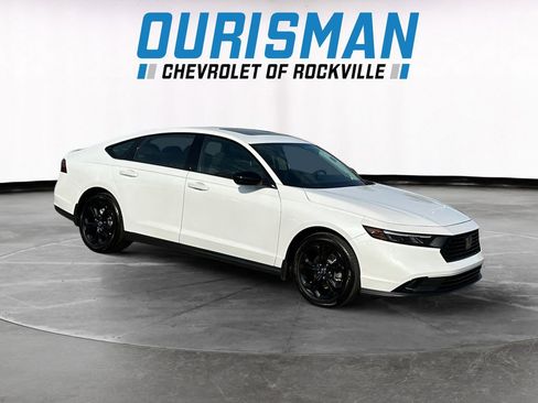 Used 2025 Honda Accord SE image 1