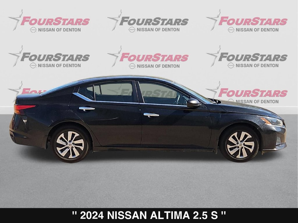 Used 2024 Nissan Altima 2.5 S FWD image 3
