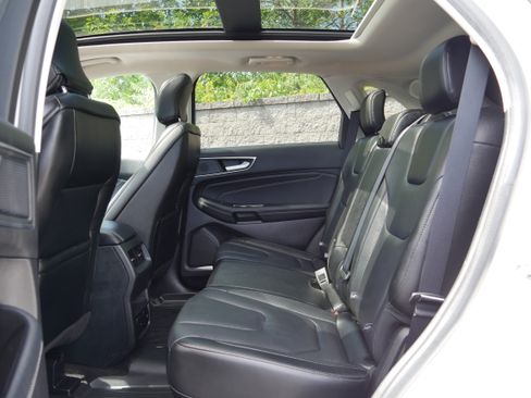 Used 2019 Ford Edge Titanium w/ Cold Weather Package AWD/4WD image 14