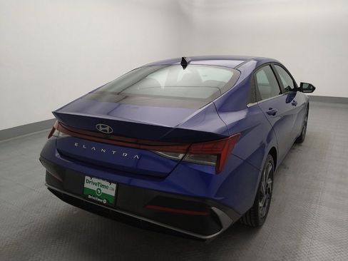 Used 2025 Hyundai Elantra SEL image 7