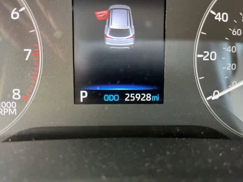 Used 2023 Toyota Corolla Cross LE w/ Moonroof Package AWD/4WD image 8