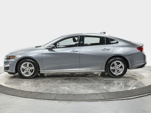 Used 2023 Chevrolet Malibu LS image 2