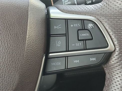 Certified 2023 Toyota Sienna Platinum image 27