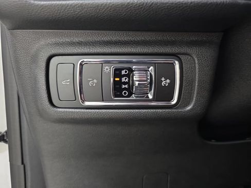 Used 2022 Lincoln Corsair Reserve w/ Equipment Group 201A AWD/4WD image 21