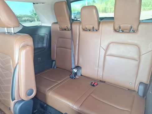 Used 2022 Nissan Pathfinder Platinum w/ Cargo Package AWD/4WD image 15