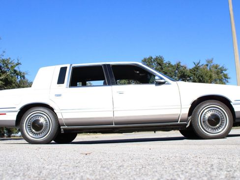 Used 1993 Chrysler New Yorker Fifth Avenue image 32
