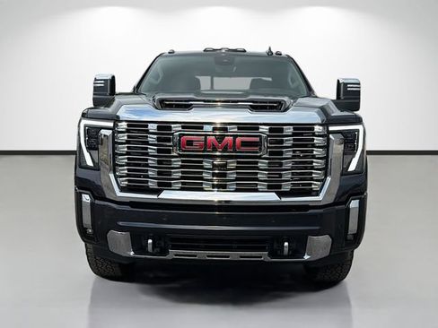 Used 2025 GMC Sierra 2500 Denali w/ Denali Reserve Package AWD/4WD image 8