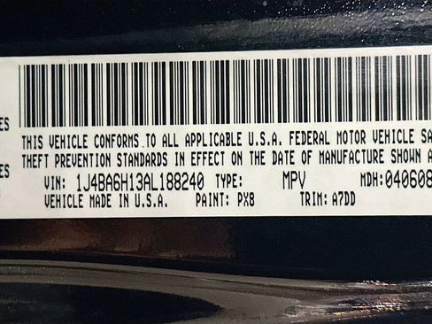 Used 2010 Jeep Wrangler Unlimited Rubicon image 32