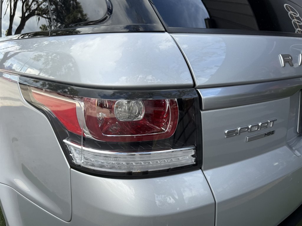 Used 2017 Land Rover Range Rover Sport HSE AWD/4WD image 11