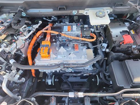 New 2026 Cadillac Optiq Luxury 2 image 23