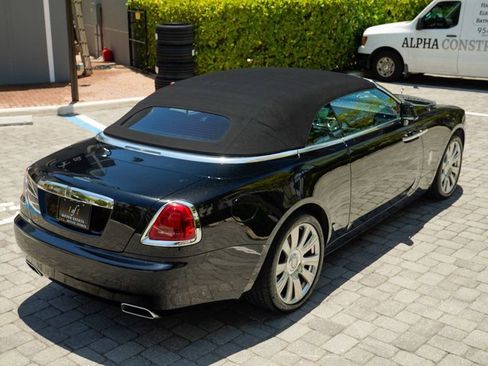 Used 2016 Rolls-Royce Dawn image 25