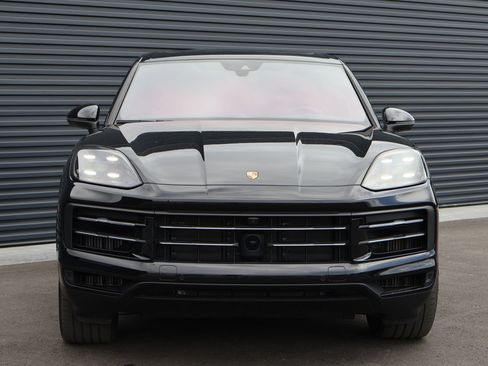 Certified 2025 Porsche Cayenne E-Hybrid AWD/4WD image 7