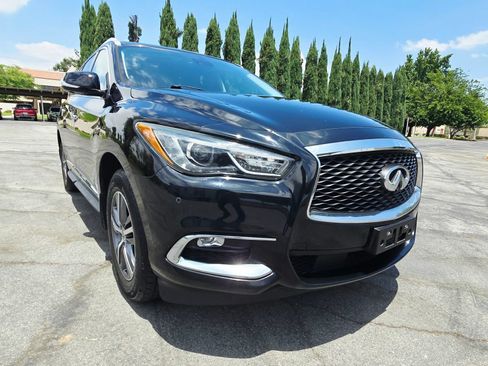 Used 2020 INFINITI QX60 Luxe w/ Essential Package FWD image 1