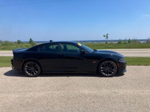 Used 2023 Dodge Charger Scat Pack w/ Plus Group RWD image 2