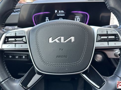 Used 2025 Kia Telluride S image 29