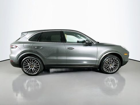 Certified 2023 Porsche Cayenne AWD/4WD image 8