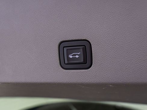 Used 2021 Cadillac XT6 Premium Luxury image 33