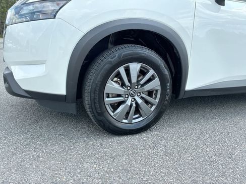 Used 2025 Nissan Pathfinder SV image 31