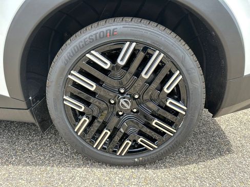 New 2026 Nissan Leaf Platinum+ FWD image 18