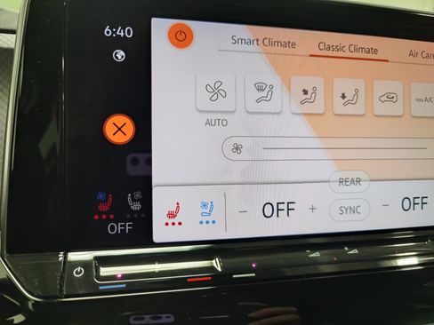 Used 2024 Volkswagen Atlas Peak Edition SEL image 29