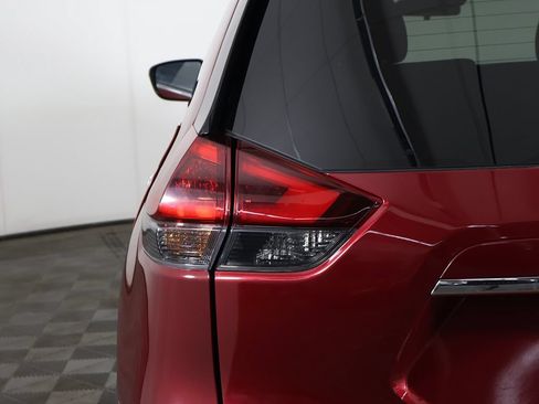 Used 2020 Nissan Rogue SV AWD/4WD image 13