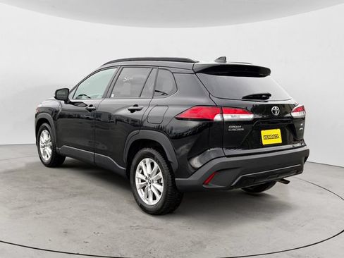 Used 2024 Toyota Corolla Cross LE w/ Moonroof Package AWD/4WD image 7