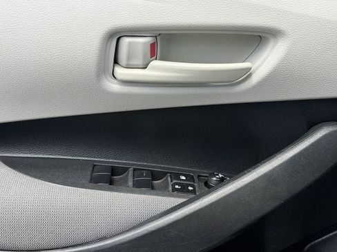 Used 2022 Toyota Corolla LE FWD image 22