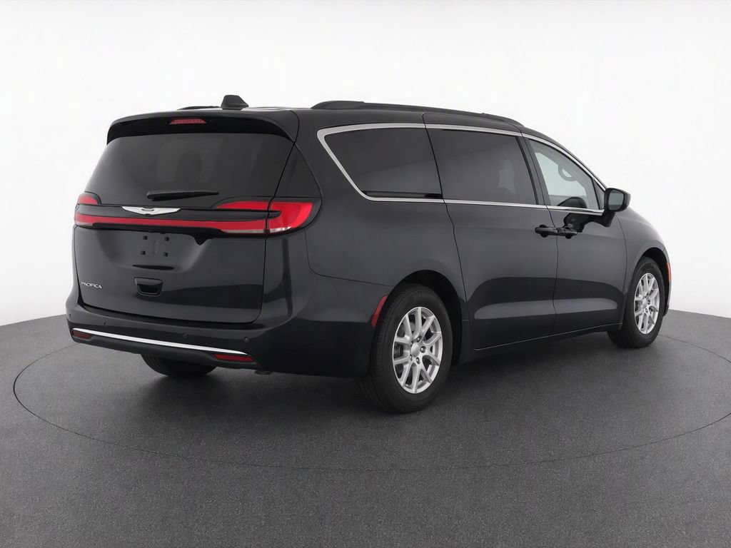 Used 2022 Chrysler Pacifica Touring-L FWD image 4