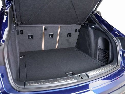 Certified 2025 Porsche Macan AWD/4WD image 27