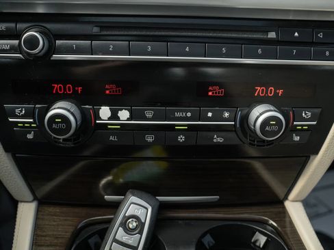 Used 2009 BMW 750Li image 24