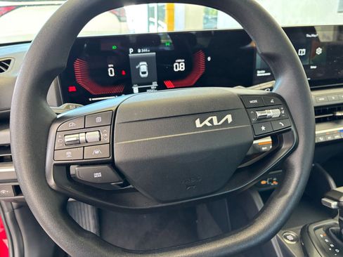 Used 2025 Kia K4 FWD image 30