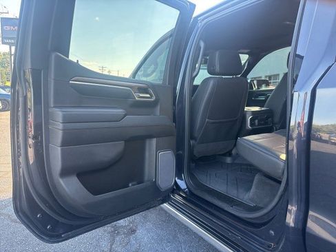 Used 2023 Chevrolet Silverado 1500 High Country w/ High Country Premium Package AWD/4WD image 29