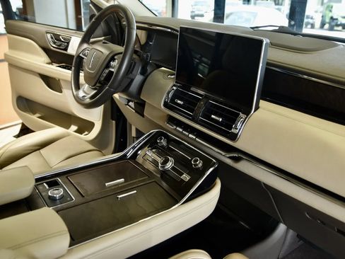 Used 2023 Lincoln Navigator Reserve AWD/4WD image 28