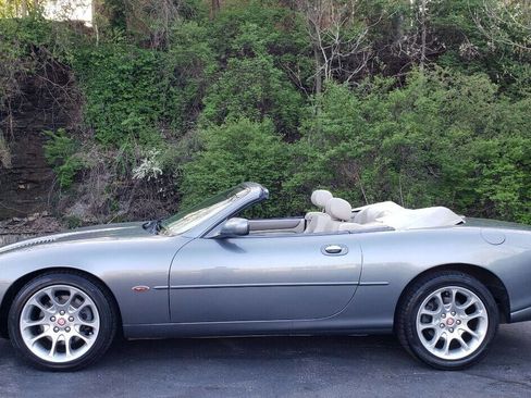 Used 2002 Jaguar XK8 Convertible image 2