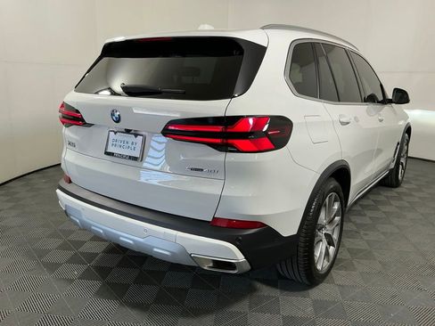 Certified 2024 BMW X5 sDrive40i w/ Premium Package RWD image 4