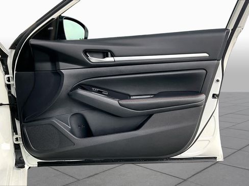 Certified 2024 Nissan Altima 2.5 SR w/ SR Premium Package FWD image 23