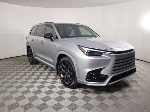 New 2026 Lexus TX 500h AWD image 3