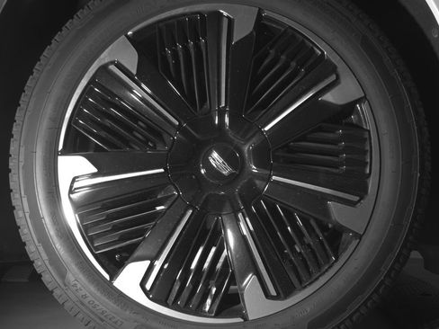 Used 2025 Cadillac Escalade IQ Sport 2 AWD/4WD image 13