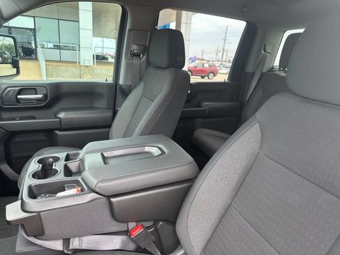Used 2025 Chevrolet Silverado 2500 Custom w/ Custom Value Package AWD/4WD image 3