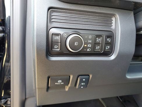 New 2026 Ford F250 Lariat w/ Black Appearance Package image 19