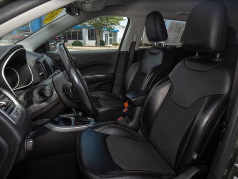 Used 2020 Jeep Compass Latitude w/ Popular Equipment Group AWD/4WD image 15