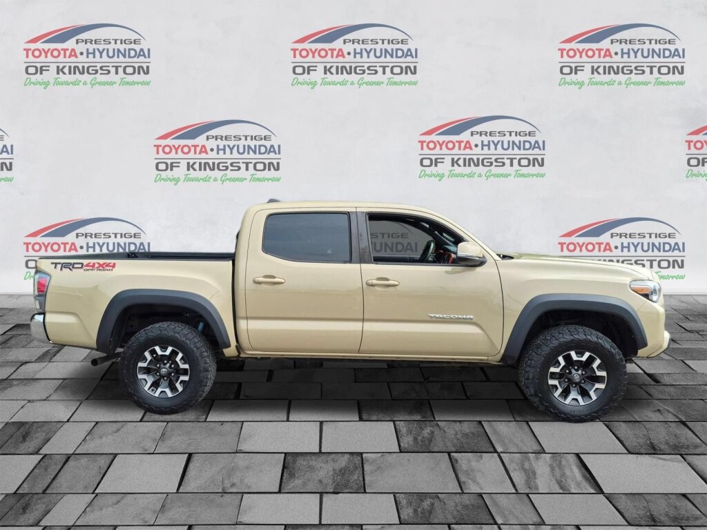 Certified 2020 Toyota Tacoma TRD Off-Road AWD/4WD image 2