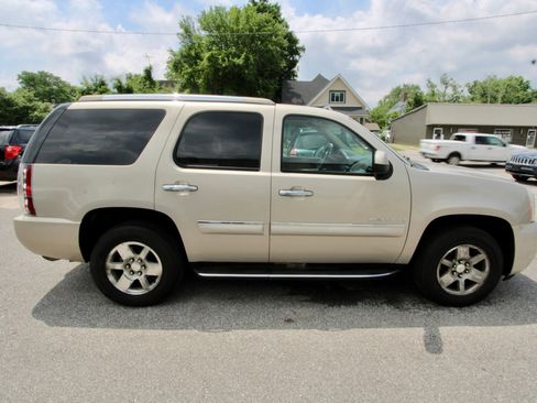 Used 2008 GMC Yukon Denali image 7