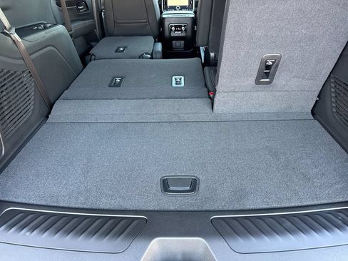 New 2026 GMC Yukon Elevation w/ Elevation Premium Package AWD/4WD image 16