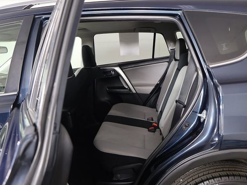 Used 2017 Toyota RAV4 XLE image 29